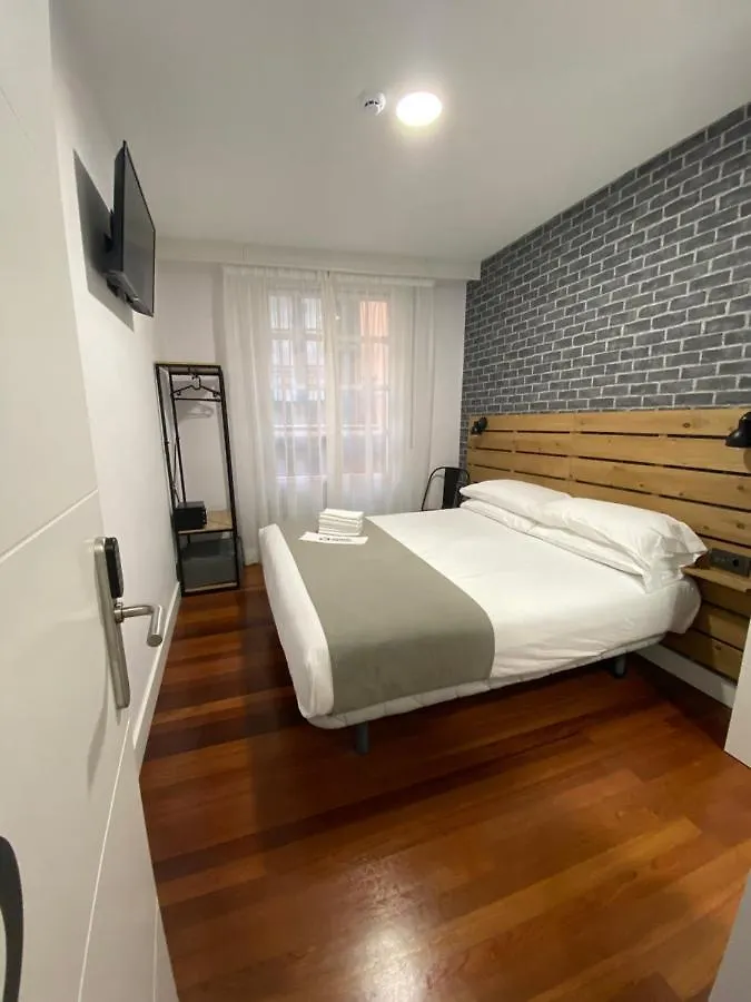 Hotel Casual Mardones Bilbao 5*,  España